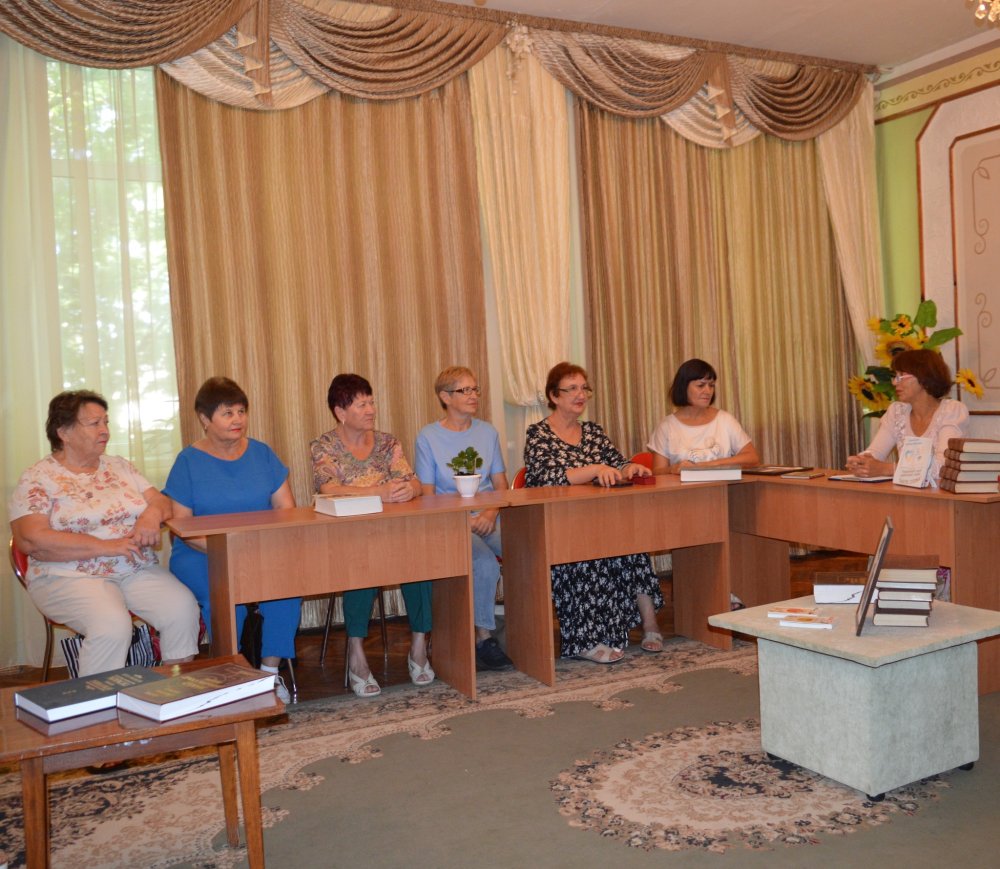 Учасники розмовного клубу в Березанці обговорили спадщину Володимира Даля (фото)