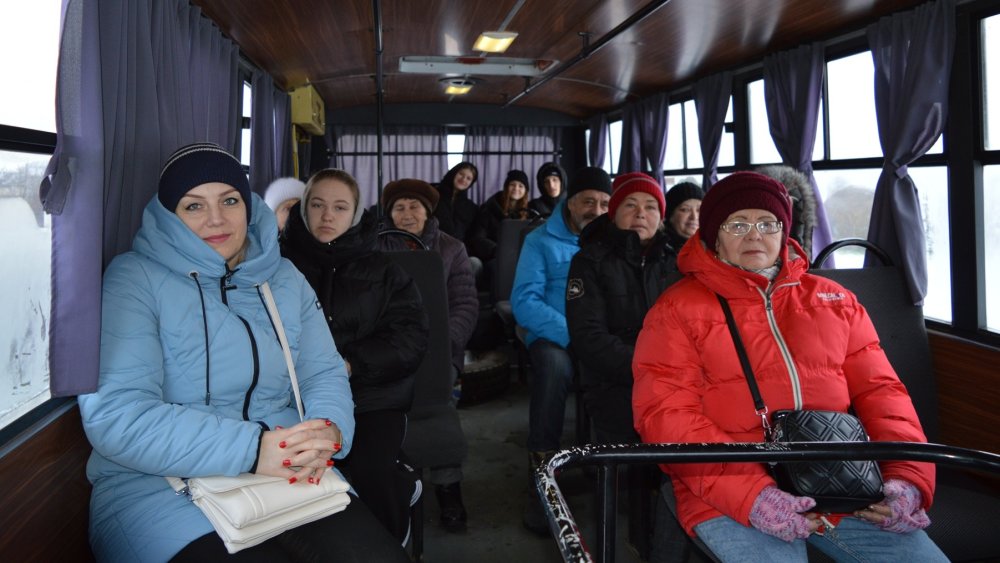 На безплатному автобусі — до центру Березанської громади у справах (фото)