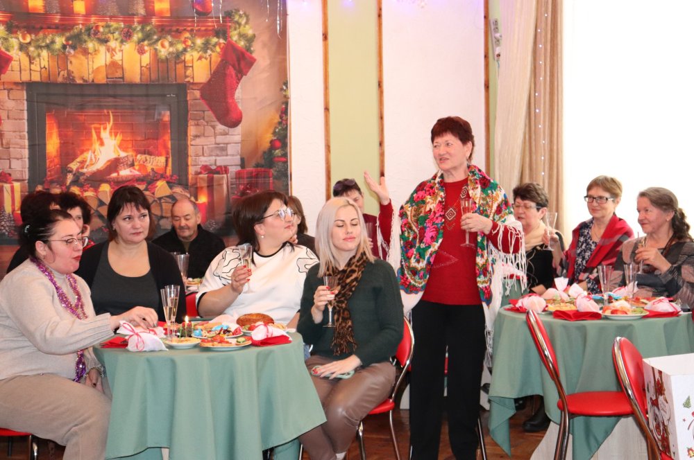 Арткафе запросило на новорічну зустріч: святковий захід у Березанській бібліотеці (фото)