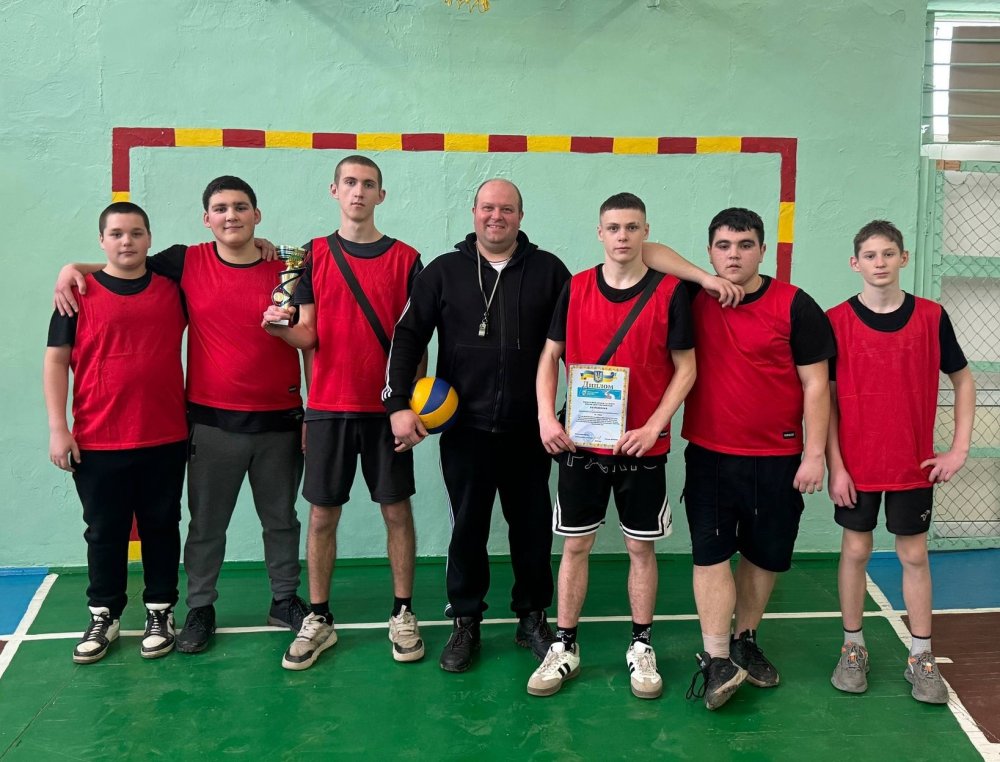 Коблівський юнацький волейбол в обласних змаганнях представлятимуть ліцеїсти з Тузлів