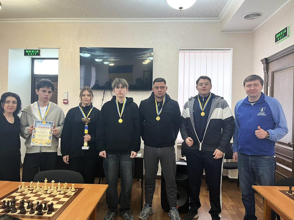 Змагалися знавці логіки, тактики й стратегії: команда Березанського ліцею здобула «золото» на обласному етапі змагань із шахів