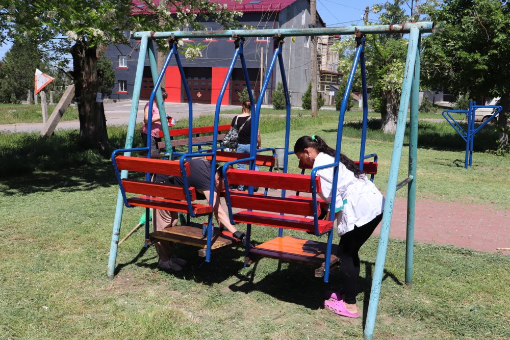 Коли турбота помітна в дрібницях: благоустрій дитячих майданчиків у Березанці (фото)