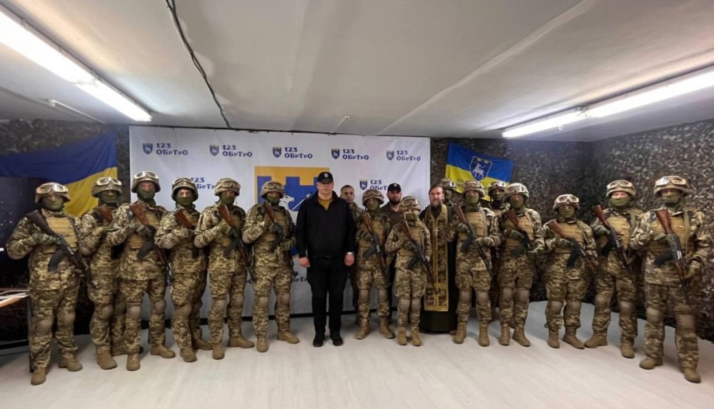 У бойового колективу 123-ї бригади ТрО — поповнення: у Миколаєві завершили підготовку другого набору військових за програмою БЗВП
