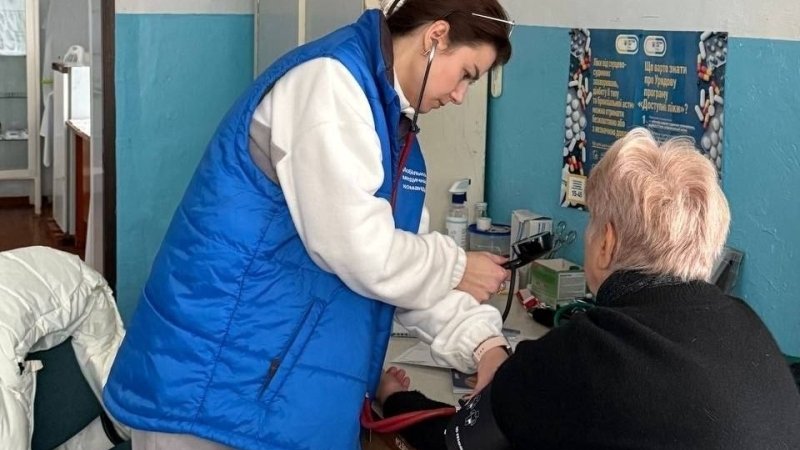 Мобільні медичні команди продовжують роботу в Коблівській громаді (фото)