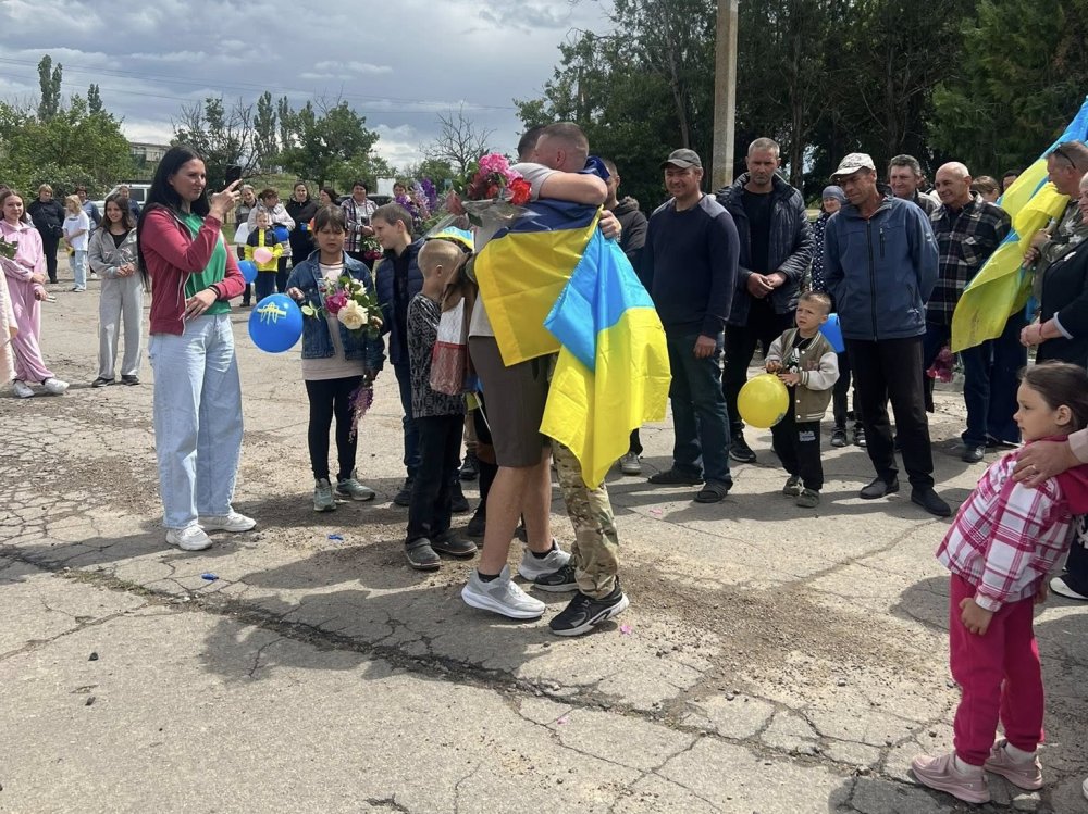 Після чотирьох років полону: Ташине зустріло свого Героя Аркадія Воскова (фото)