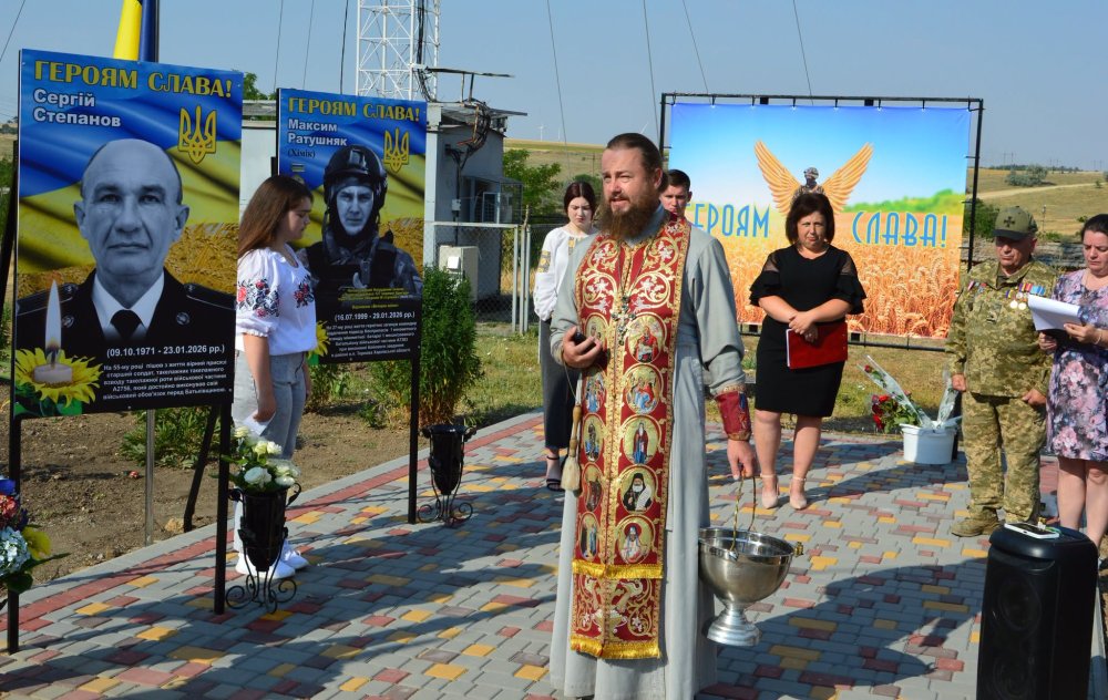 На Алеї Слави та Пам’яті у Дмитрівці відкрили дві нові світлини загиблих Захисників України (фото)