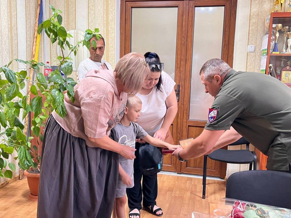 Нагороди, що говорять про подвиг: у Березанській громаді вшанували Захисників (фото)